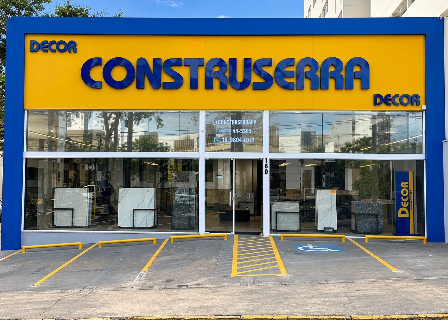 Fachada da Construserra Decor na Av. Washington Luiz, 160, Centro de Presidente Prudente