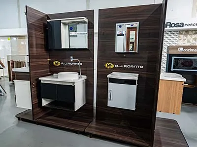 Gabinetes para banheiro em exposição