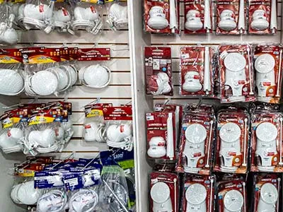 Expositor de material elétrico na Construserra
